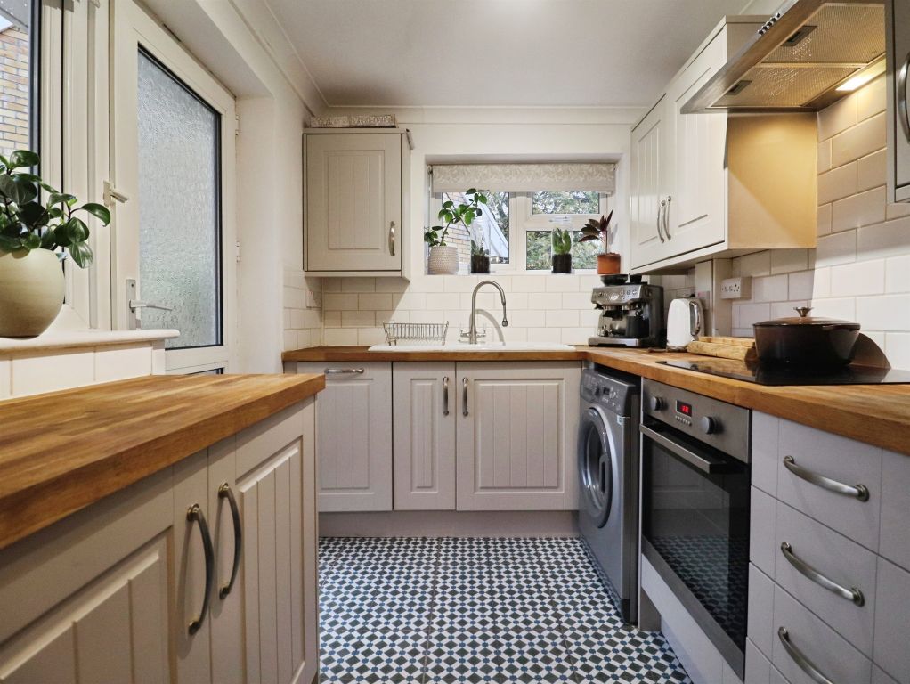 Property photo 2 of 20