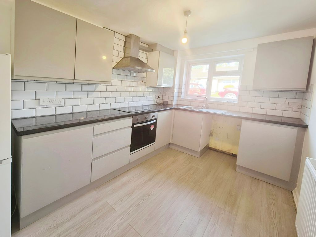Property photo 2 of 13 B4Aed01d-1000011759