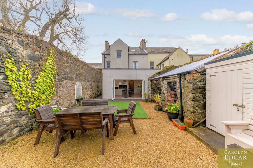 Property photo 2 of 67 111