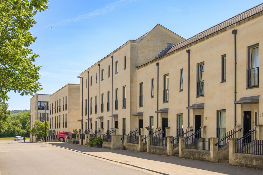 Property photo 1 of 19 Image