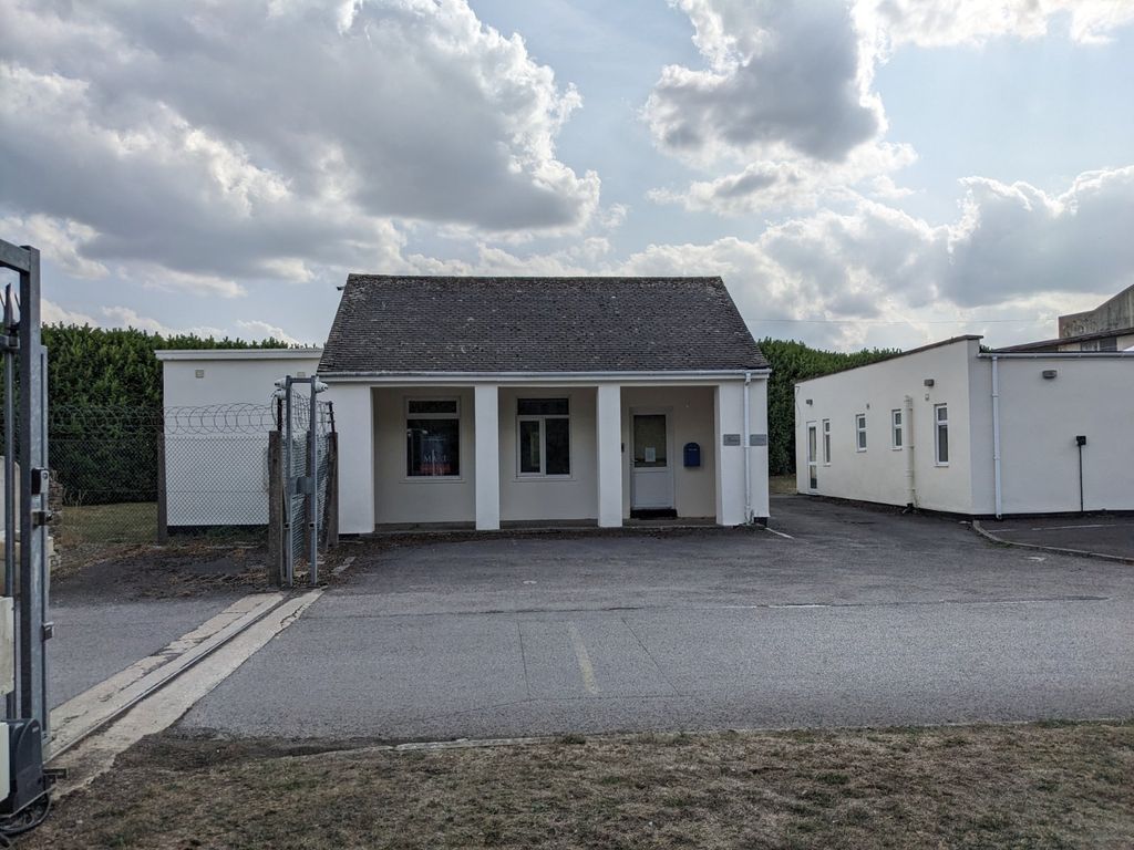 Property photo 2 of 25 Picture No. 32