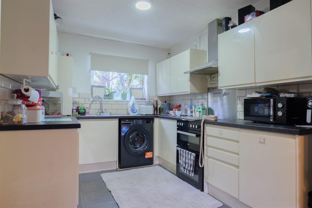 Property photo 2 of 15 Kitchen/Dining Room