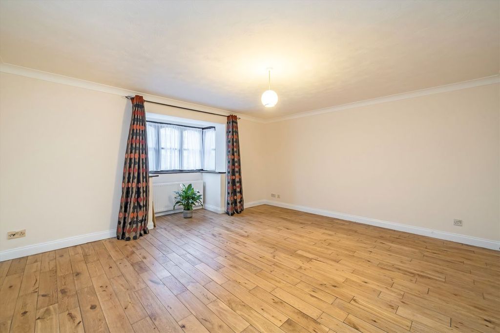 Property photo 3 of 5