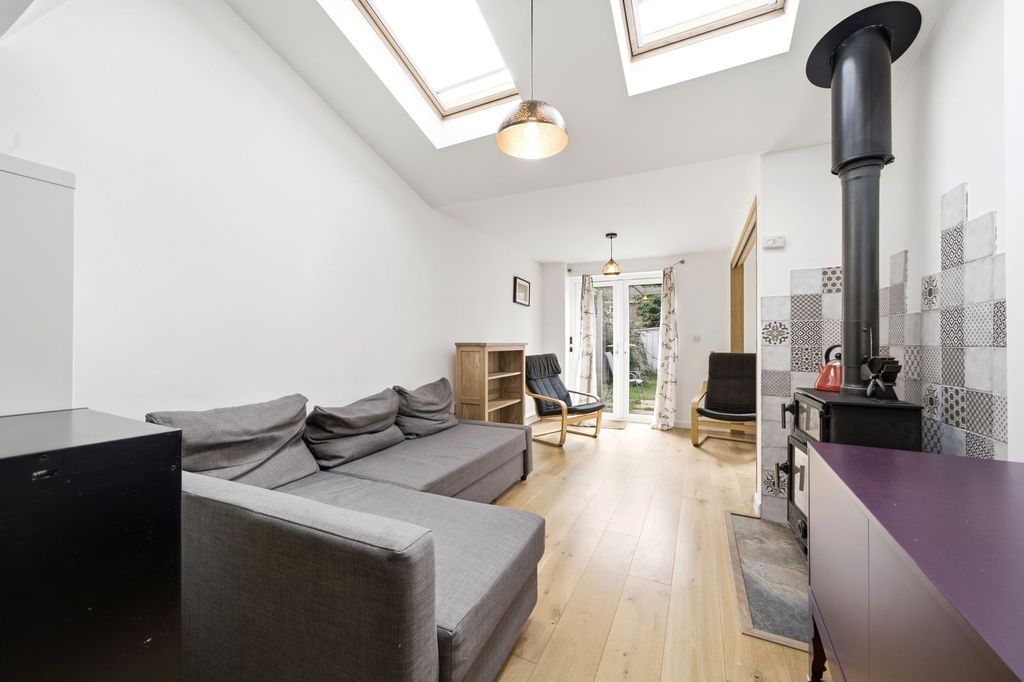 Property photo 2 of 17