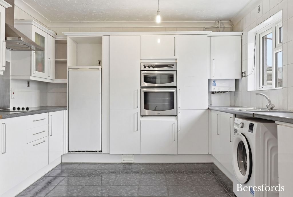 Property photo 2 of 34 Picture No. 37