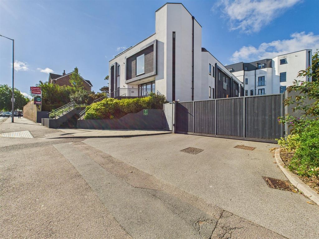 Property photo 1 of 9 Cam04907G0-Pr0299-Still014.Jpg