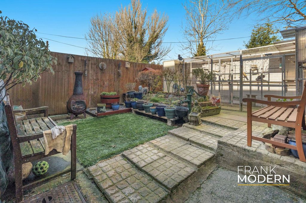 Property photo 3 of 37 Garden