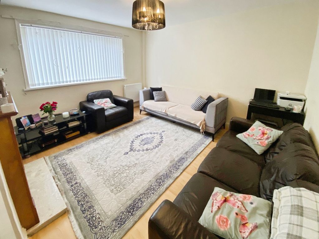 Property photo 2 of 13 Picture No. 02