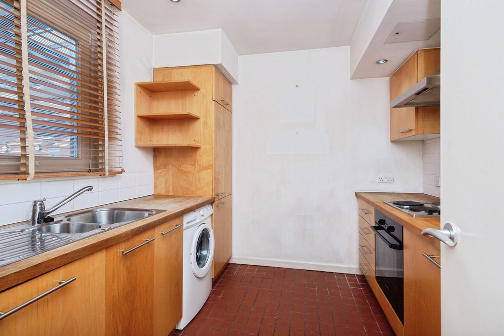 Property photo 3 of 8 Photo