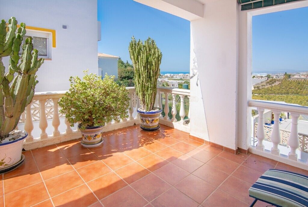 Property photo 2 of 10 Lounge Terrace