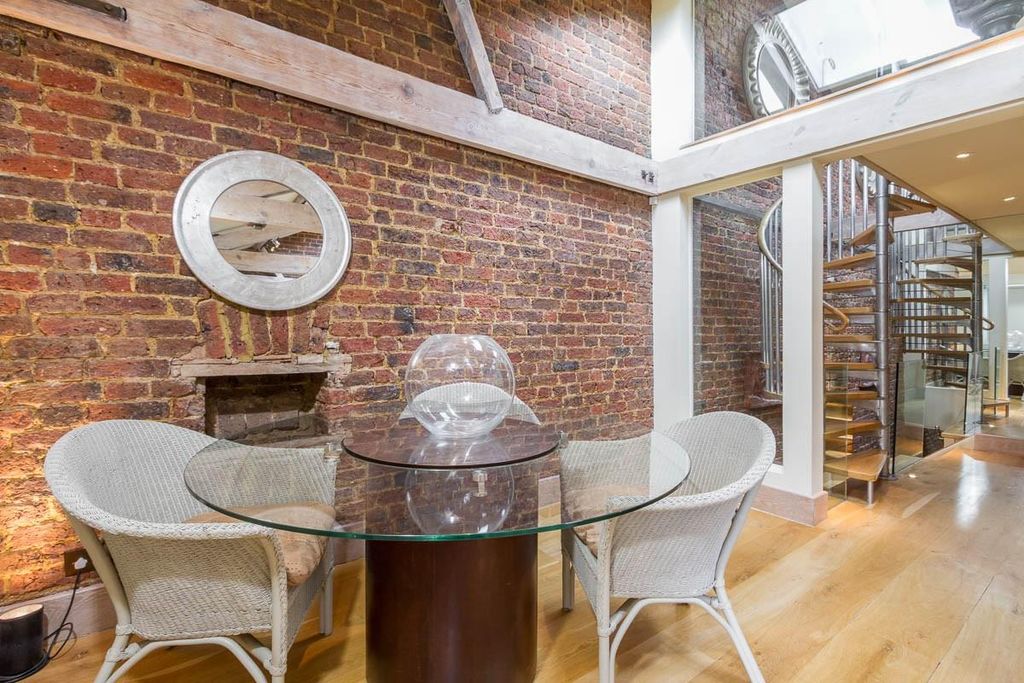 Property photo 2 of 7 Image