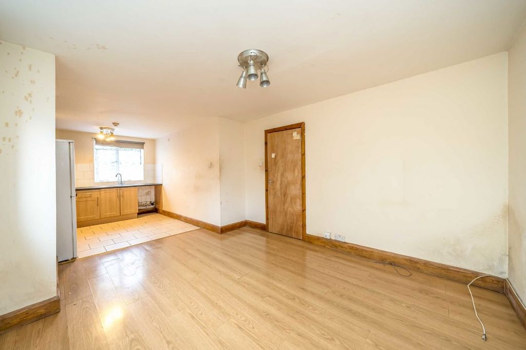 Property photo 2 of 4