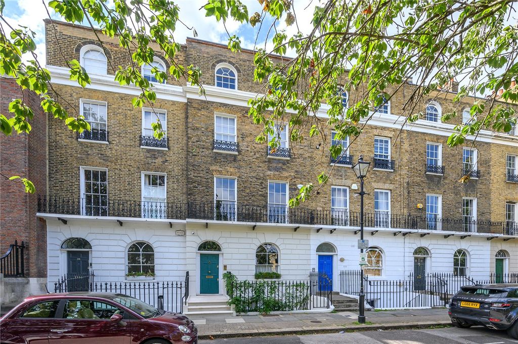 Property photo 1 of 33 Exterior