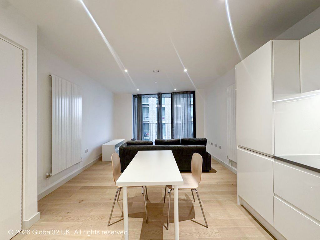 Property photo 1 of 9 Living/Dining/Kitchen