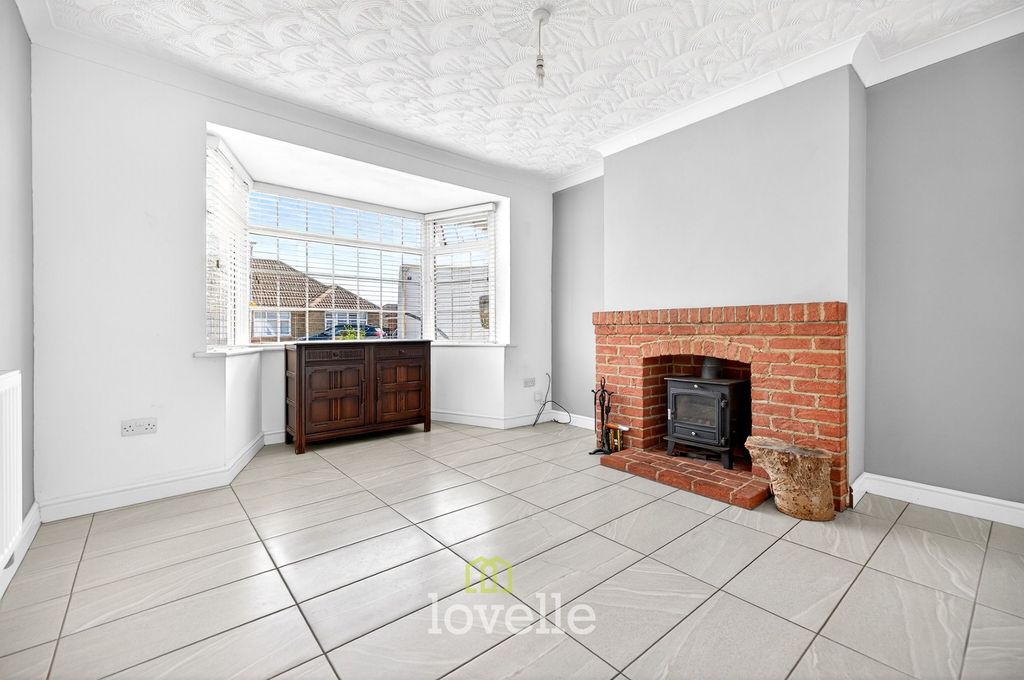 Property photo 3 of 24