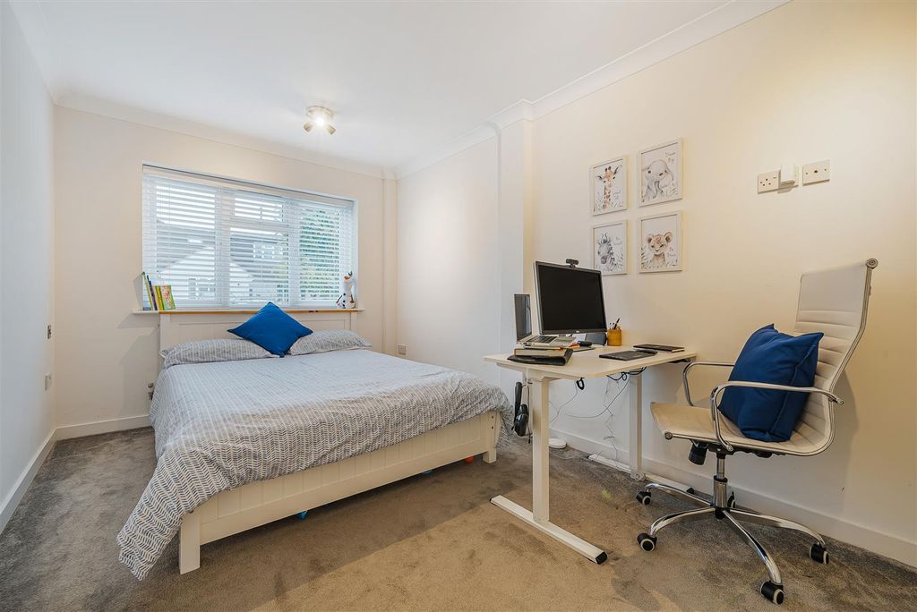 Additional image 5 of 3 bed detached bungalow for saleRay Lea Road, Maidenhead SL6