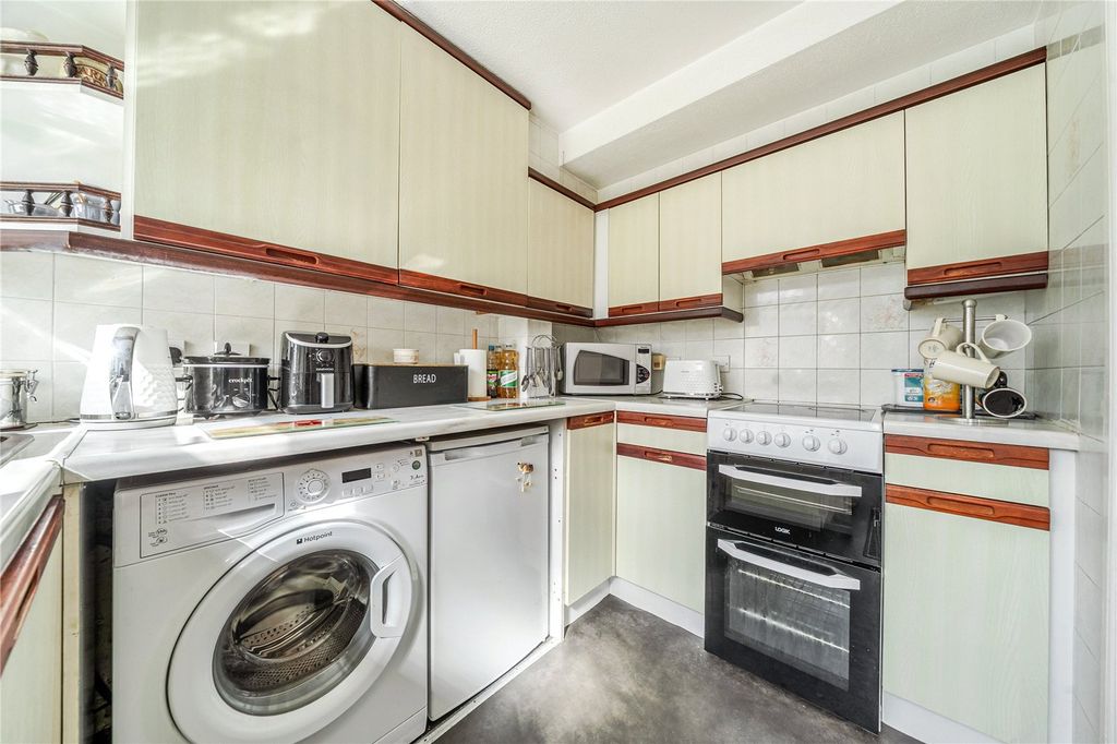 Property photo 3 of 21 Picture No. 11