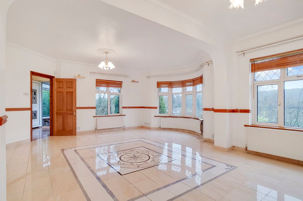 Property photo 3 of 30