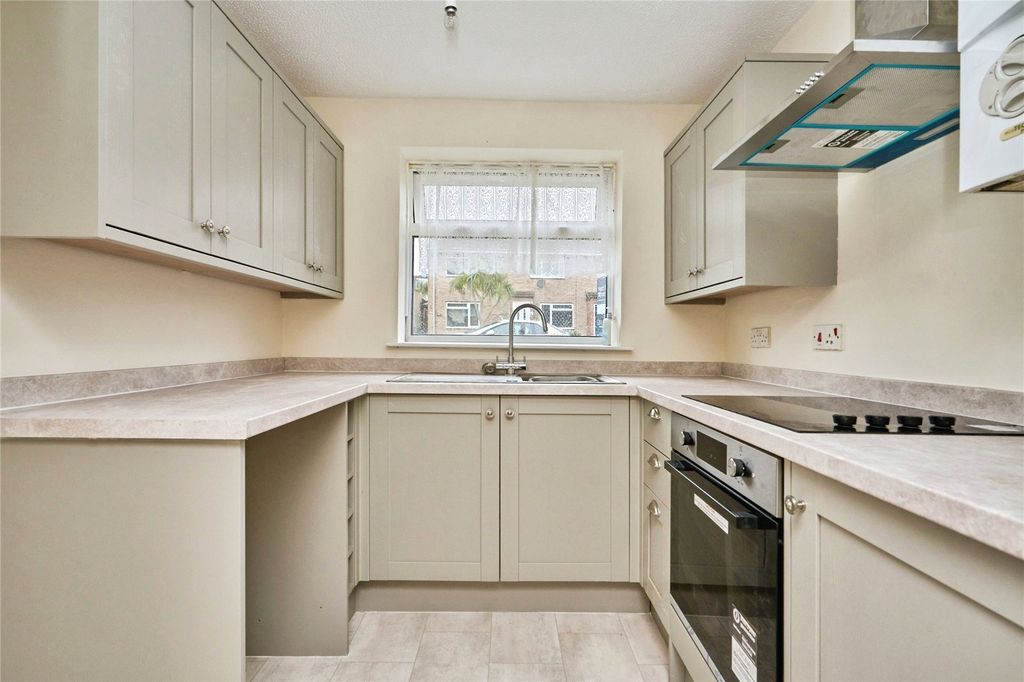 Property photo 2 of 12 Picture No. 24