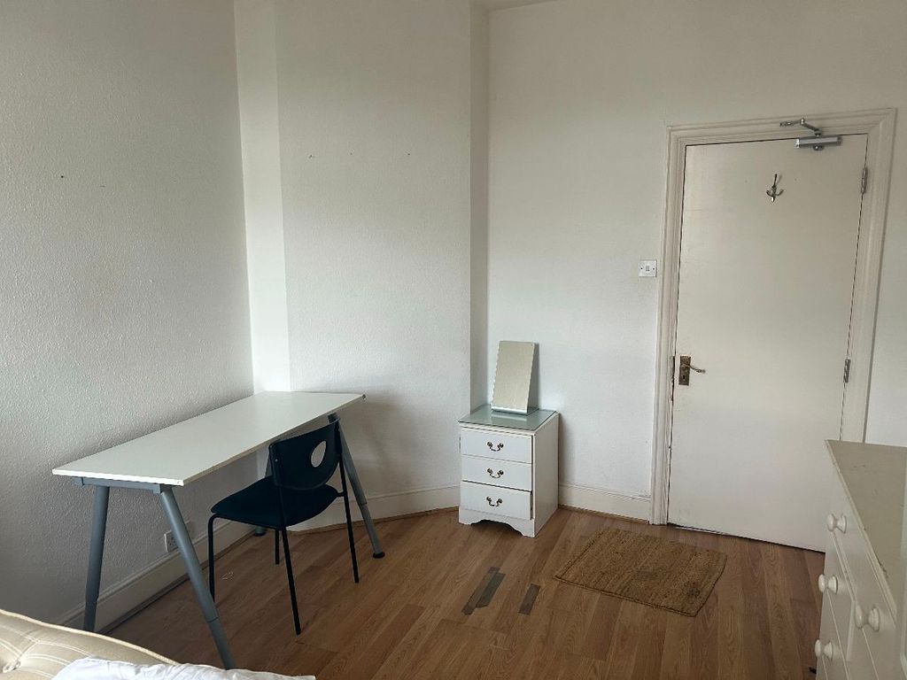 Property photo 3 of 3