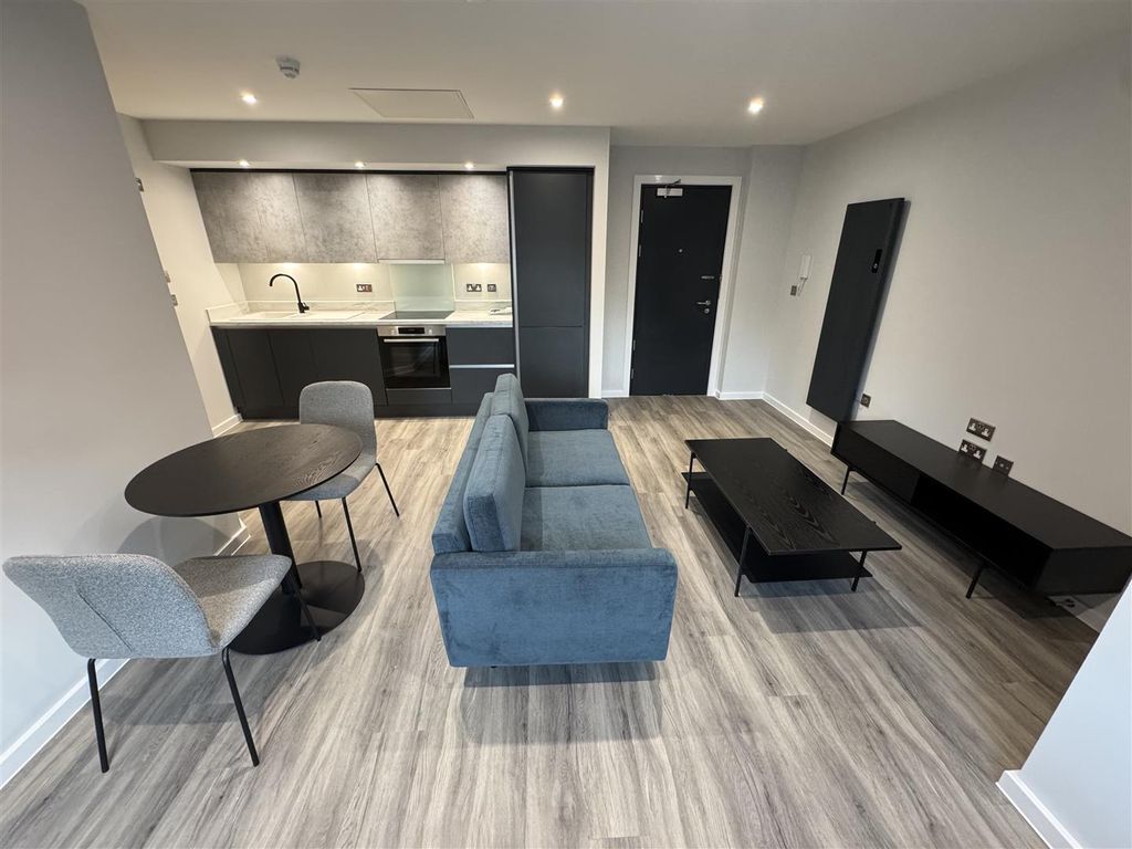 Property photo 1 of 13 Lving Area Pic 17.Jpeg