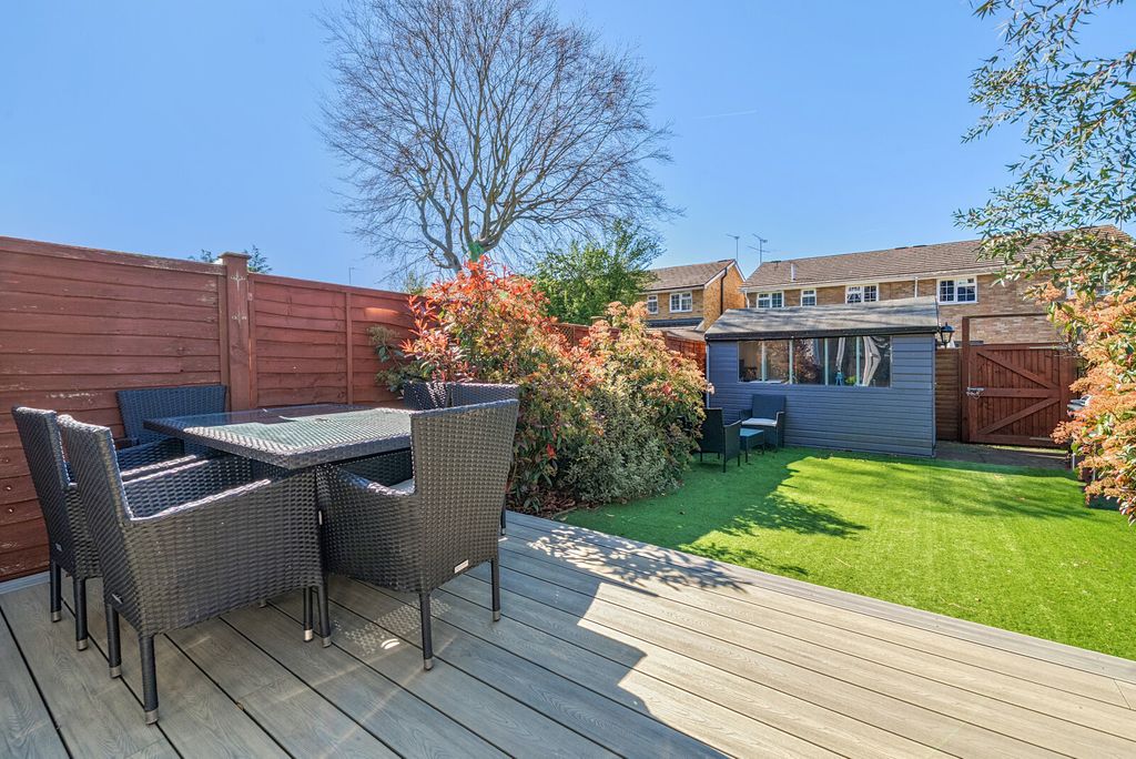 Property photo 3 of 17 Terrace