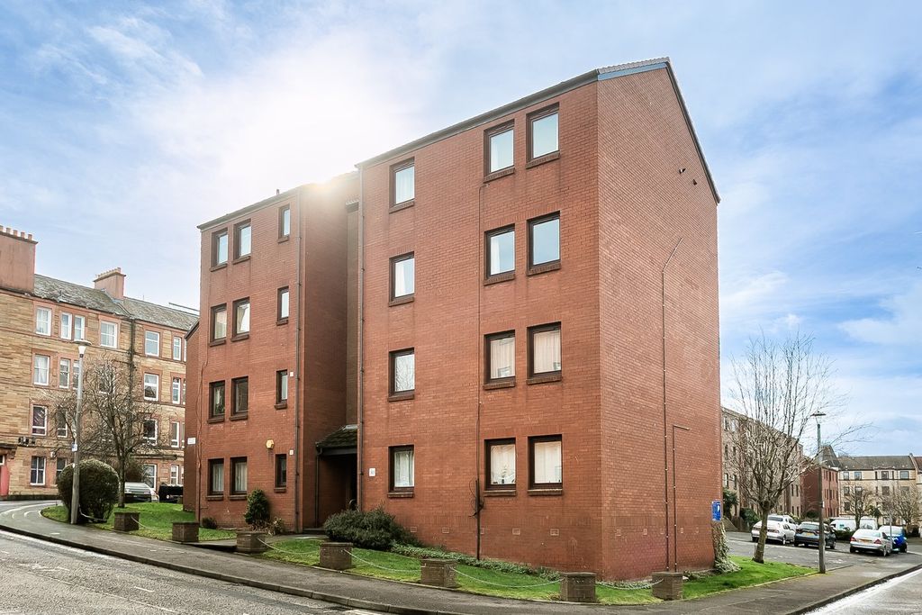 Property photo 1 of 18