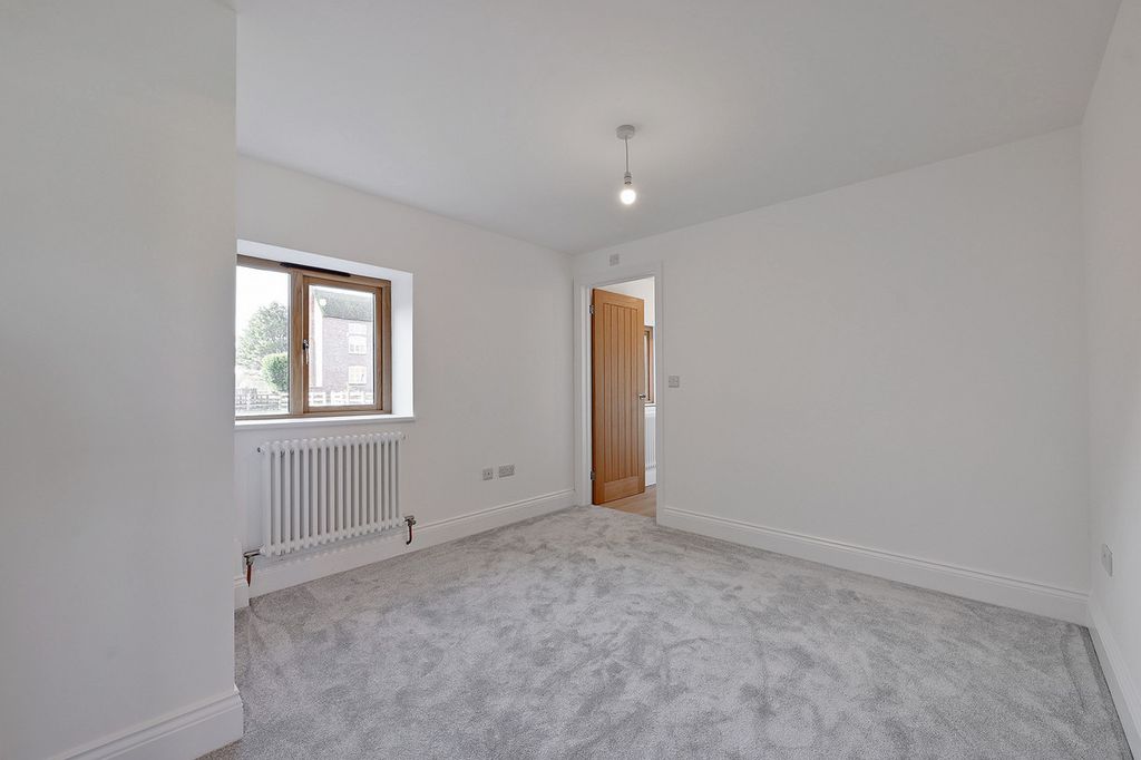 Additional image 9 of 4 bed barn conversion to rentLong Green, Tewkesbury GL19