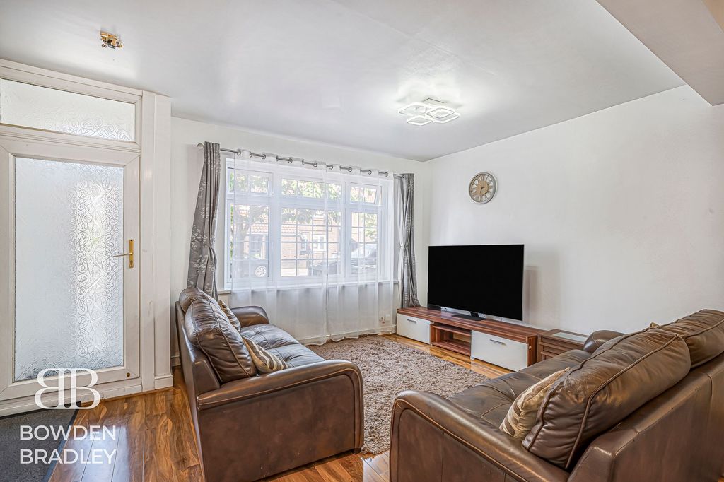 Property photo 3 of 17