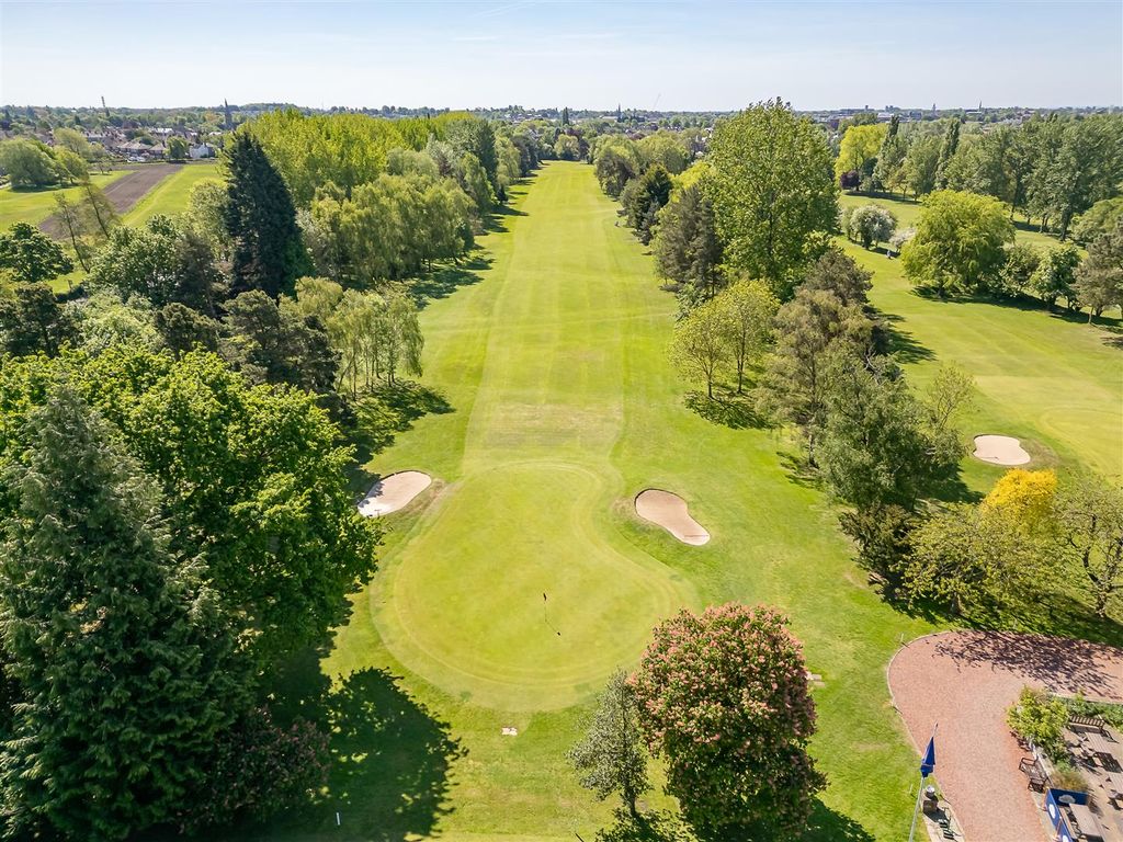 Property photo 2 of 19 Nearby Golf Course