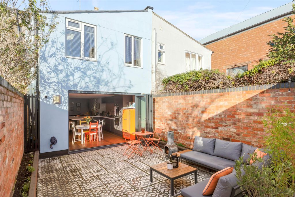 Property photo 2 of 28 Image