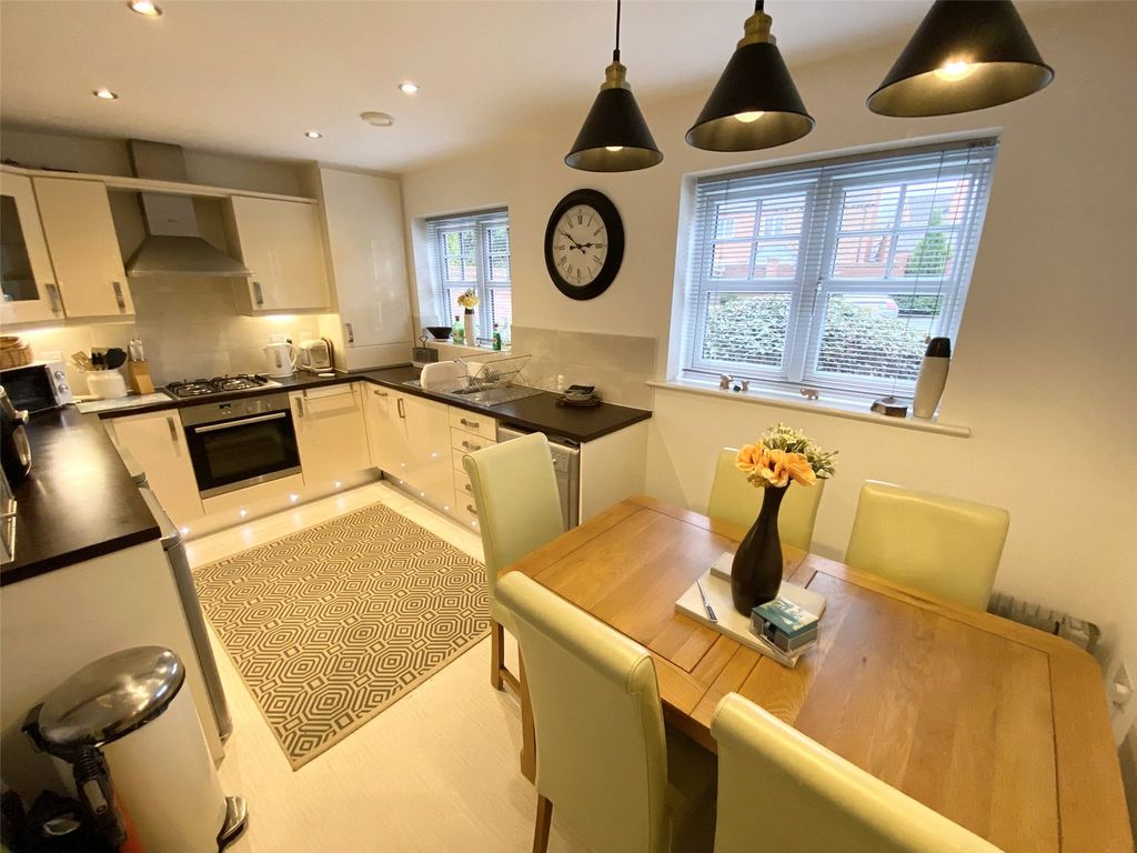 Property photo 2 of 15 Picture No. 14