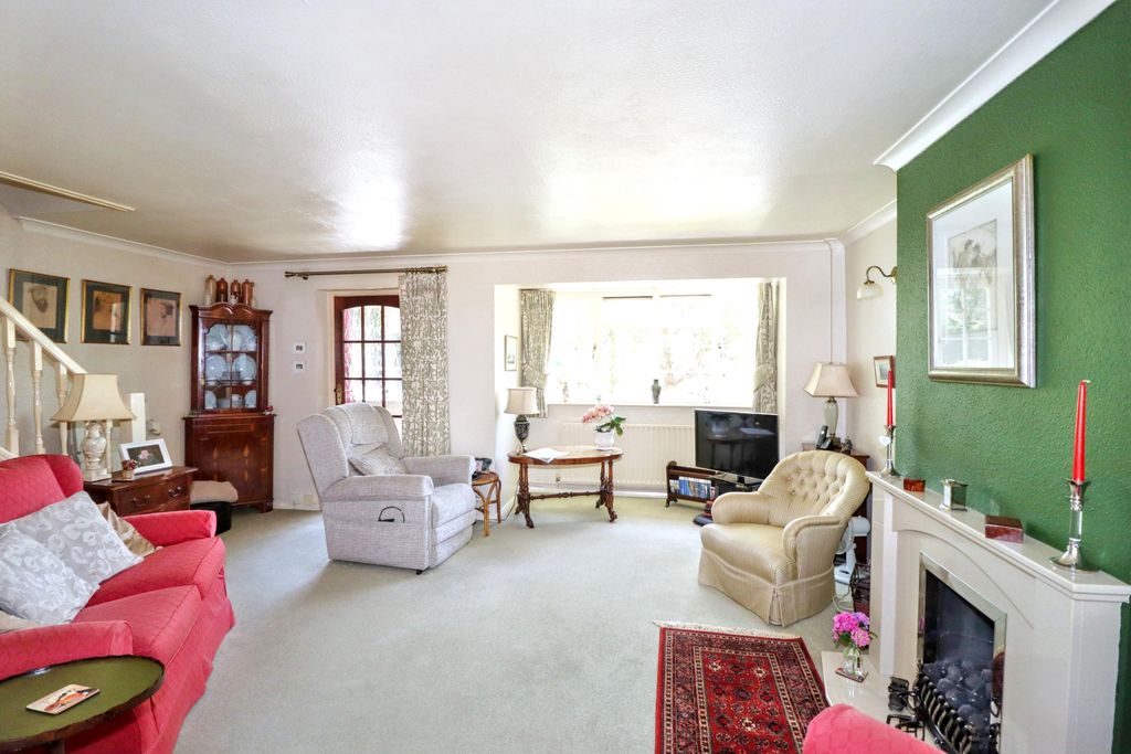 Property photo 2 of 11