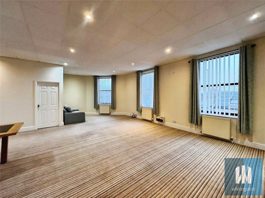 Property photo 3 of 16 Picture No. 05