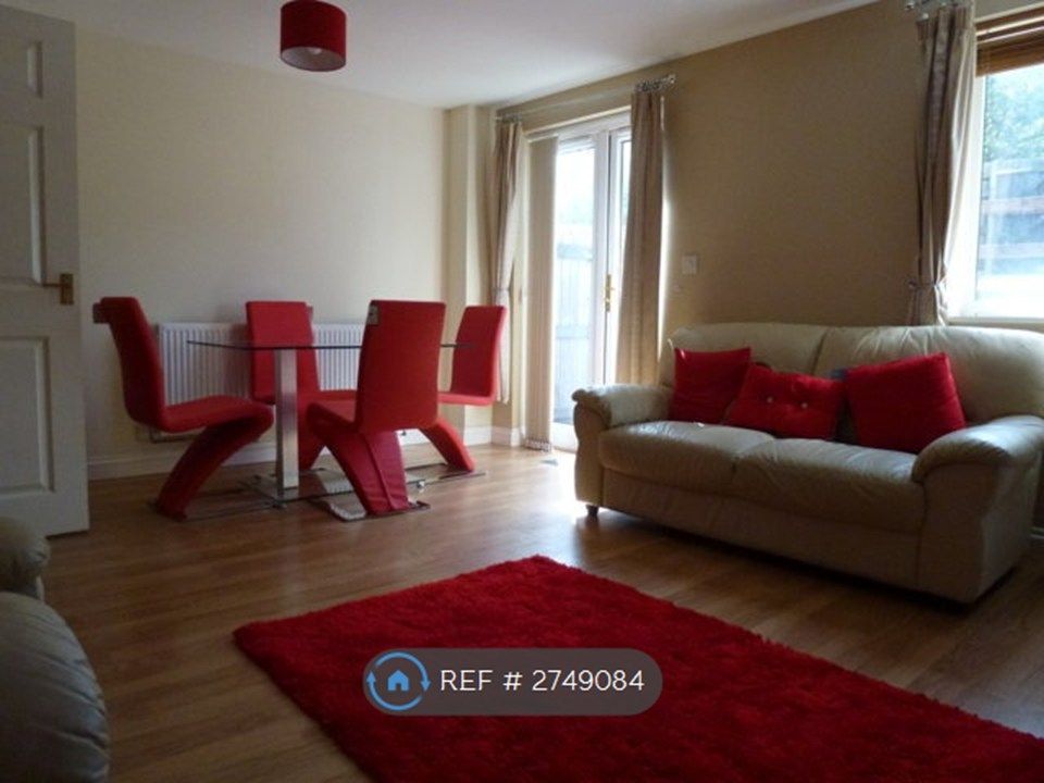 Property photo 3 of 14 Lounge