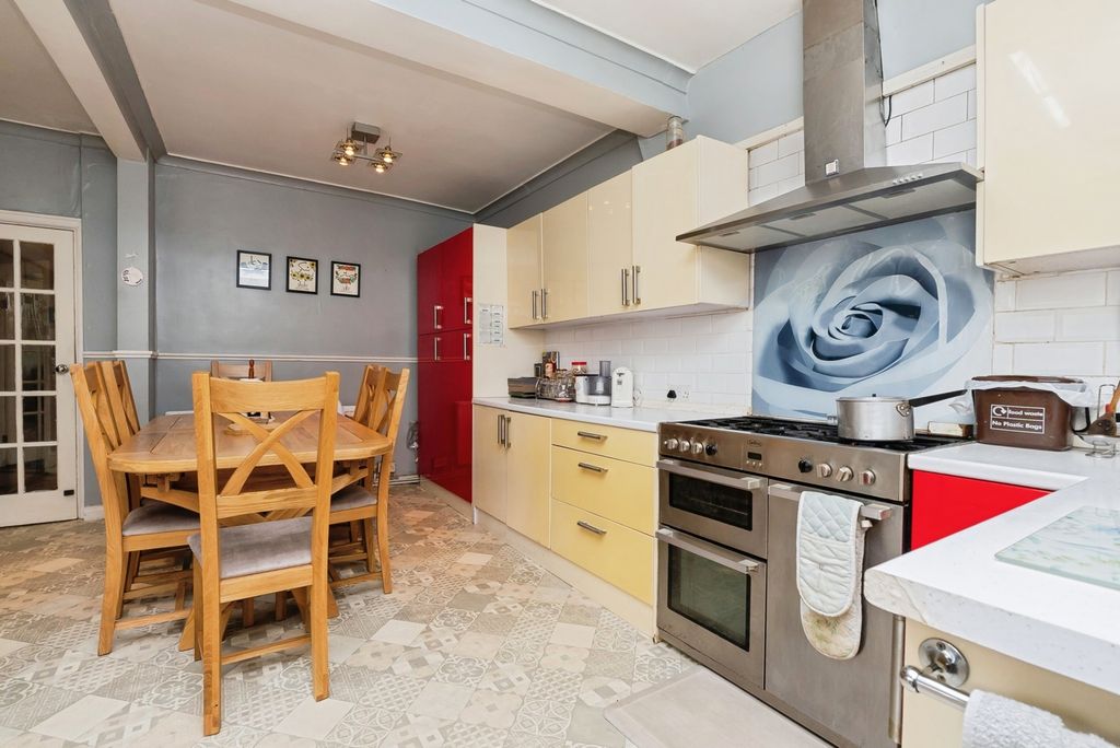 Property photo 2 of 26 Pbox-Img.Jpg