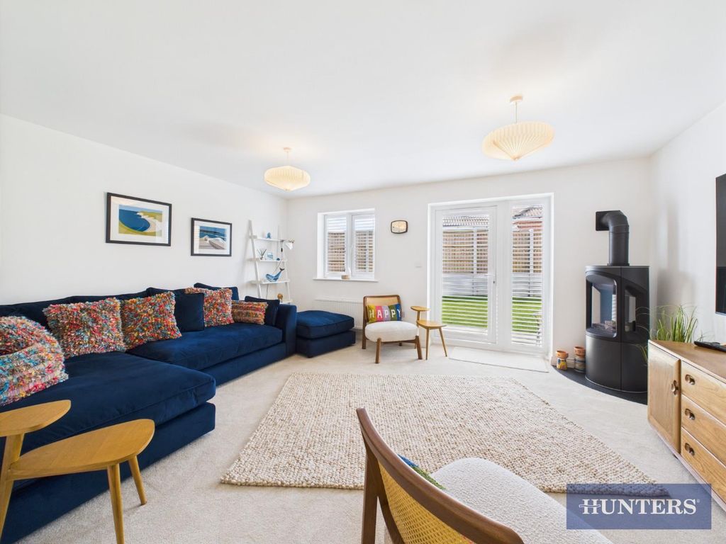 Property photo 3 of 16 Living Room