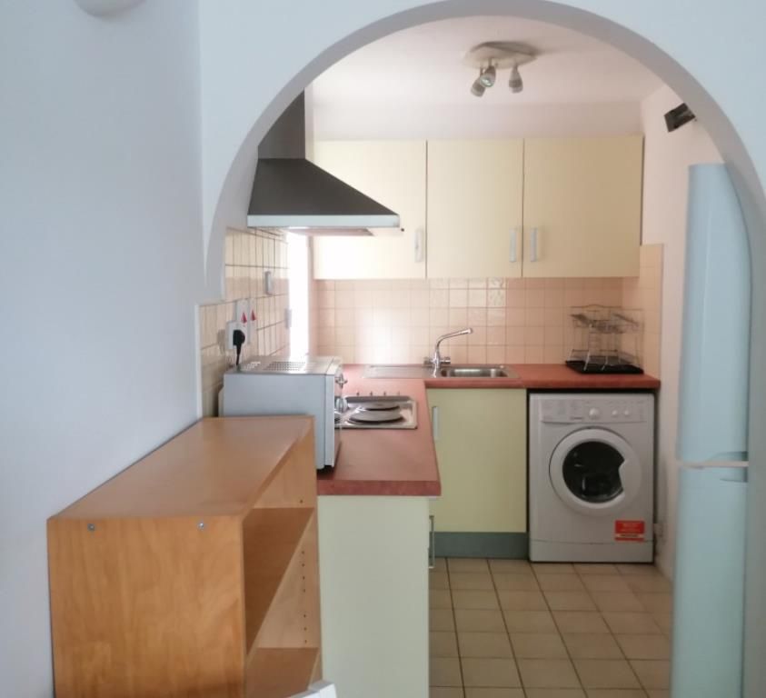 Property photo 1 of 7 Kitchen