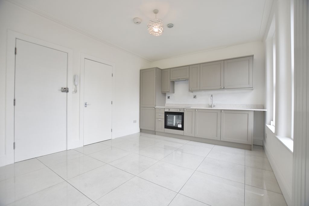 Property photo 1 of 7 Kitchen