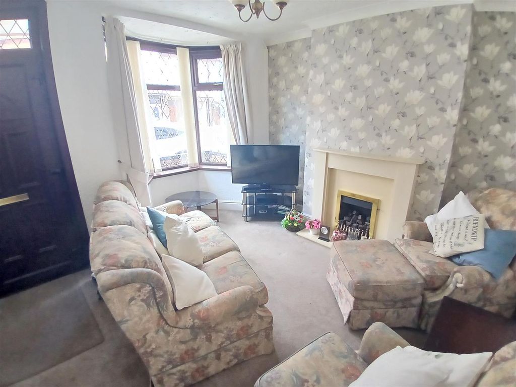 Property photo 2 of 24