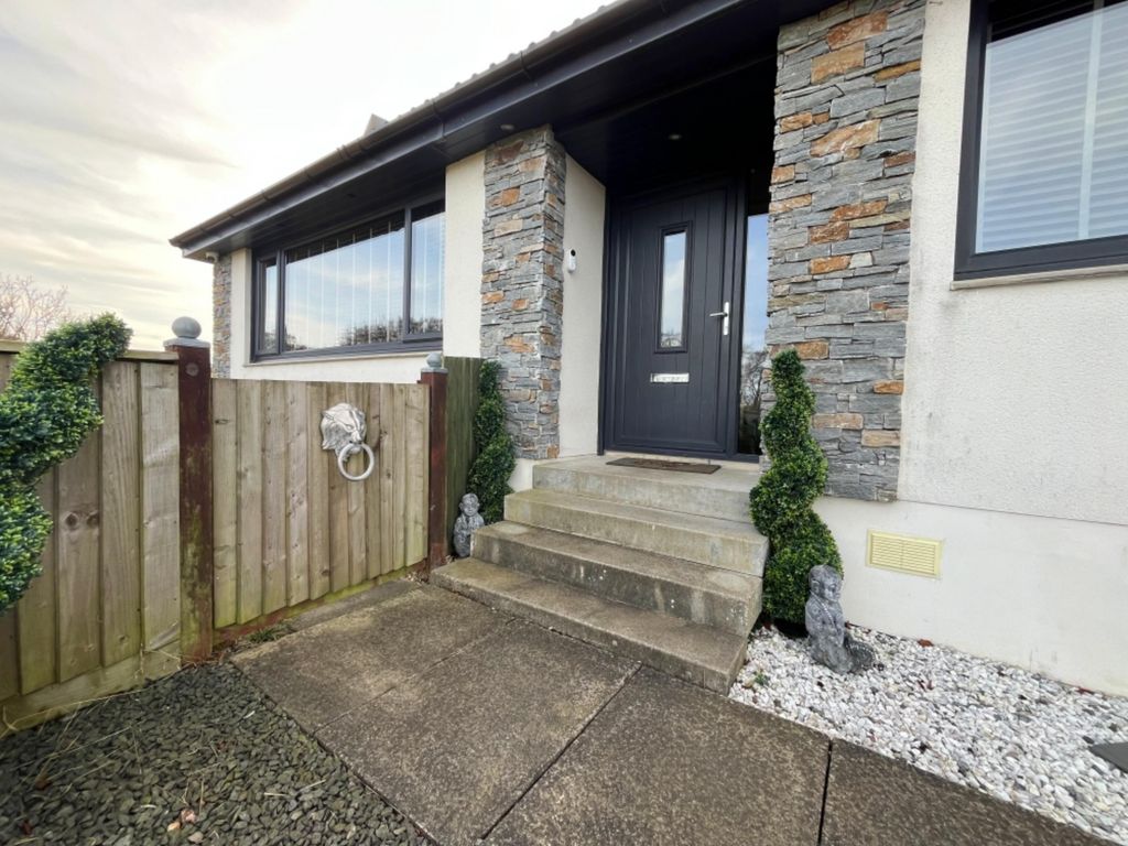 Property photo 3 of 32