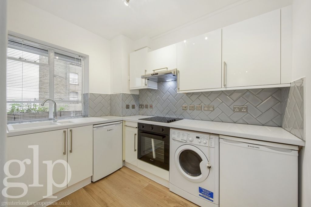 Property photo 3 of 13 990454