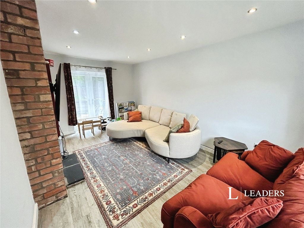 Property photo 3 of 23 Pbox-Img.Jpg