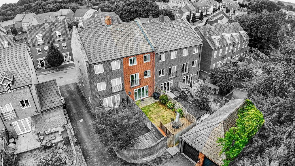 Property photo 2 of 34 Dji_20260721140419_0007_D-1.Png