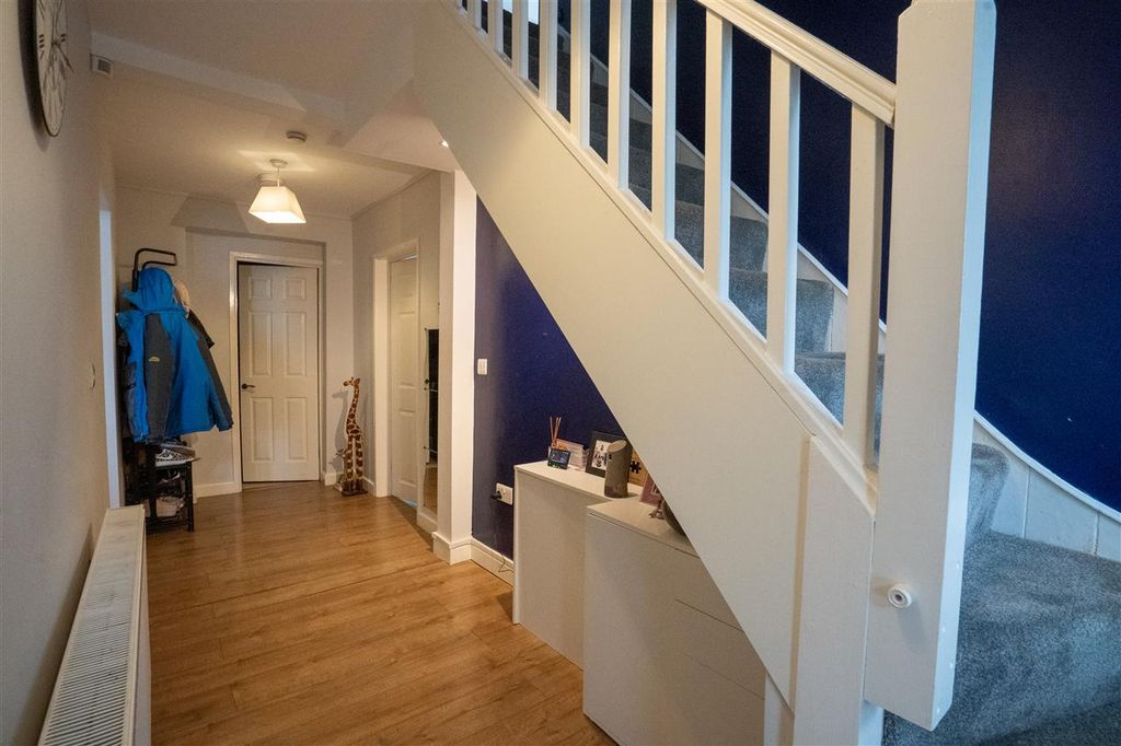 Property photo 2 of 26