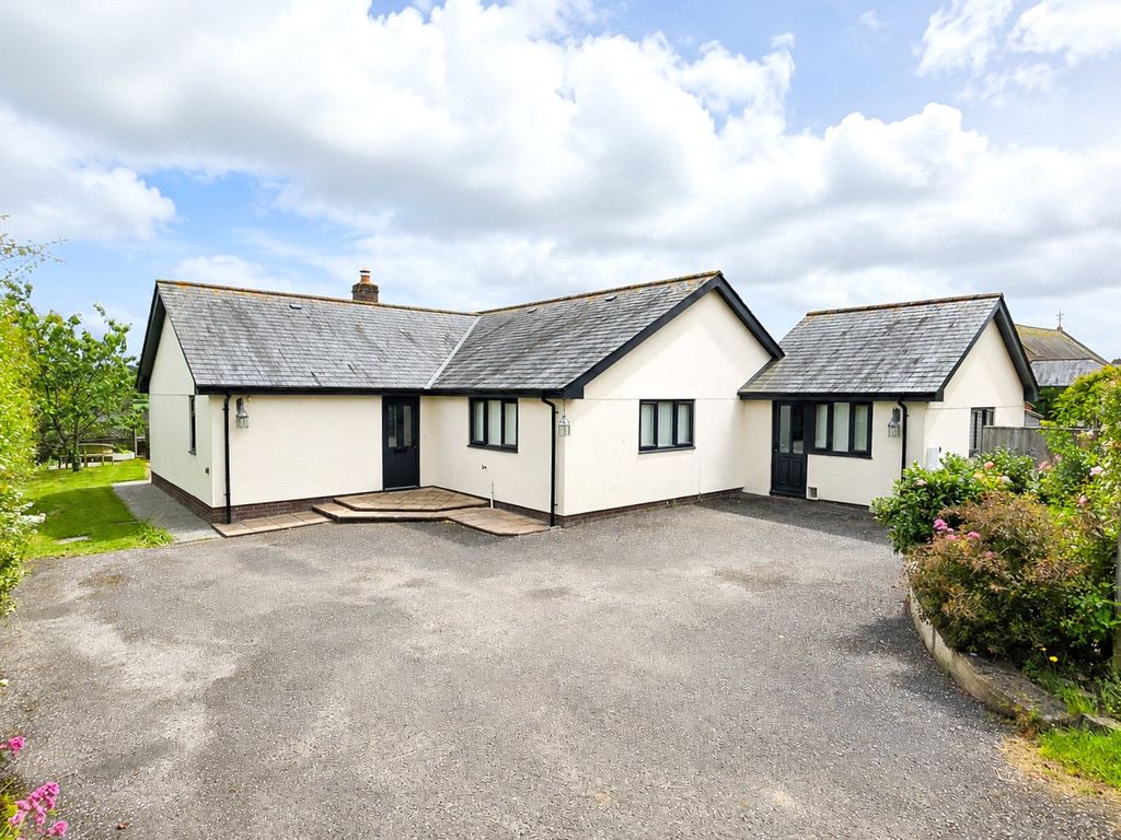 Property photo 2 of 17 2 - Picture No. 35