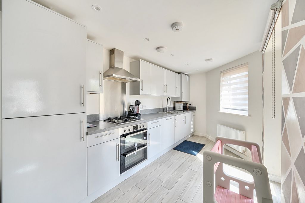 Property photo 2 of 17 1317958-8-687623d...