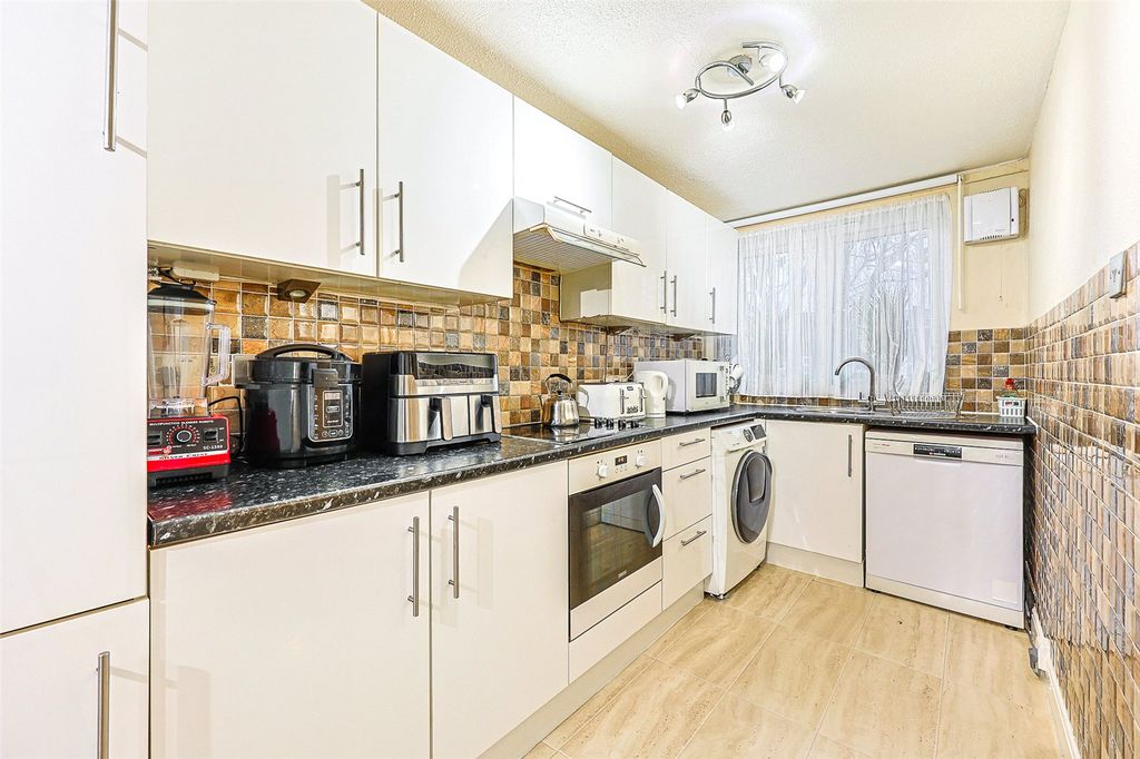 Property photo 3 of 17 Picture No. 06