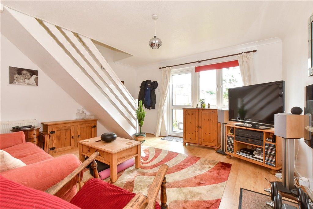 Property photo 3 of 9 Lounge