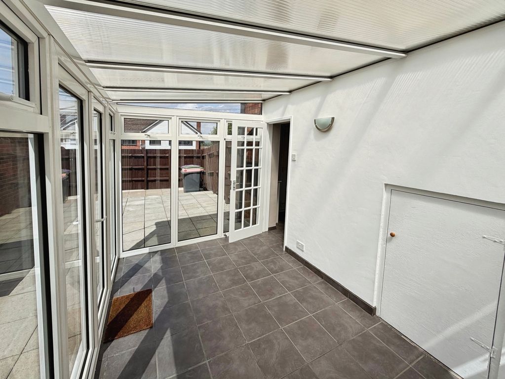 Property photo 3 of 17 Conservatory